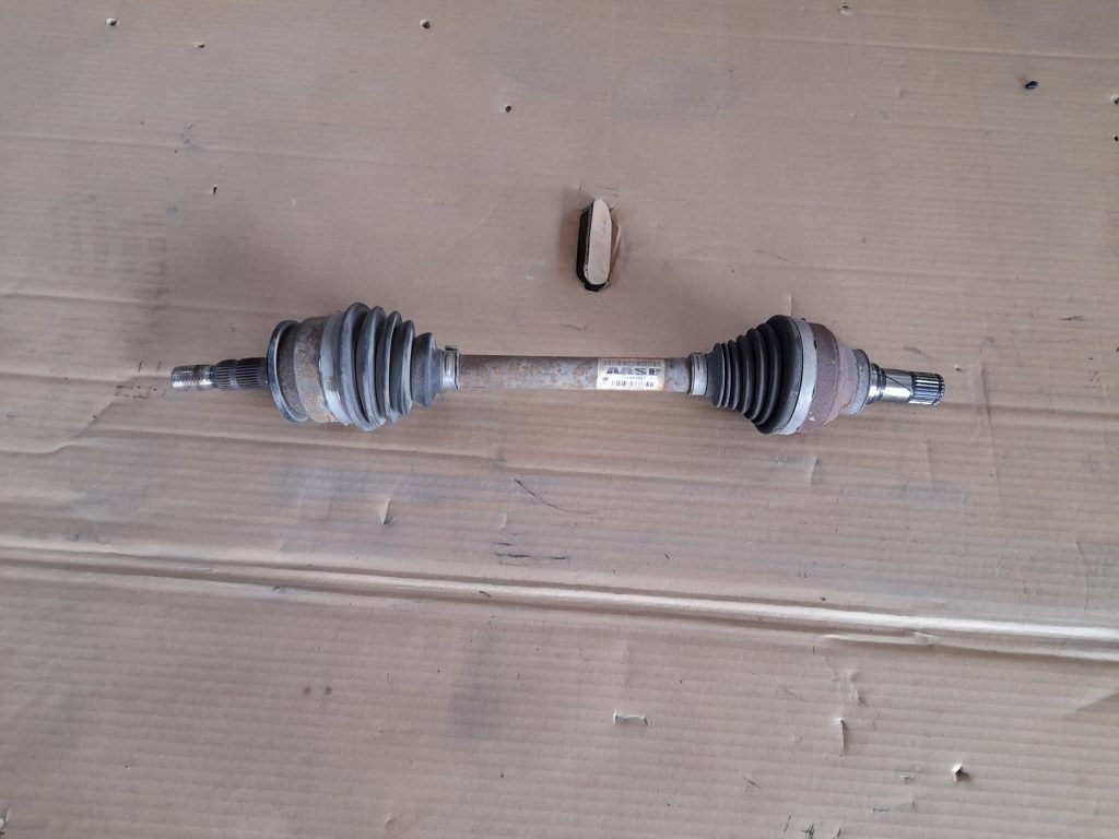 Pusass priekšējā kreisā priekš OPEL ASTRA SPORT 2017 1 Pusass priekšējā kreisā priekš OPEL ASTRA SPORT 2017