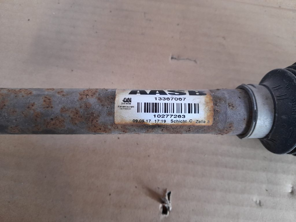 Pusass priekšējā kreisā priekš OPEL ASTRA SPORT 2017 3 Pusass priekšējā kreisā priekš OPEL ASTRA SPORT 2017