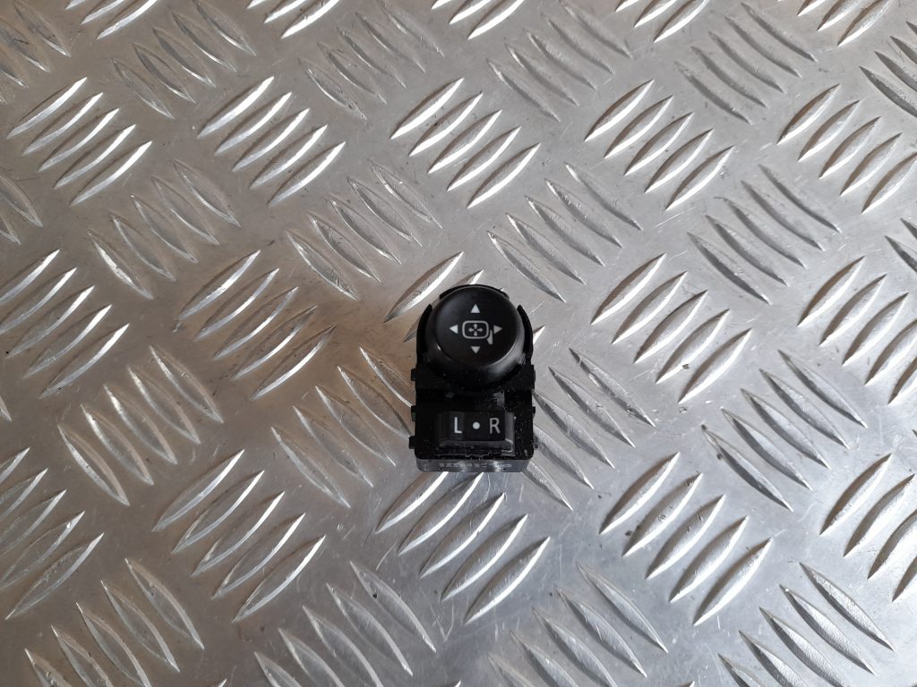 Spoguļa regulēšanas poga priekš OPEL ASTRA SPORT 2017 1 Spoguļa regulēšanas poga priekš OPEL ASTRA SPORT 2017