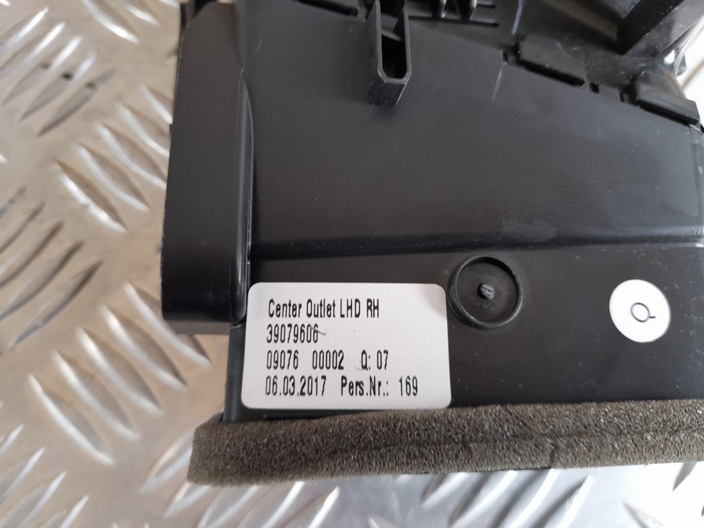 Mērinstrumentu paneļa gaisa vads, pa labi priekš OPEL ASTRA SPORT 2017