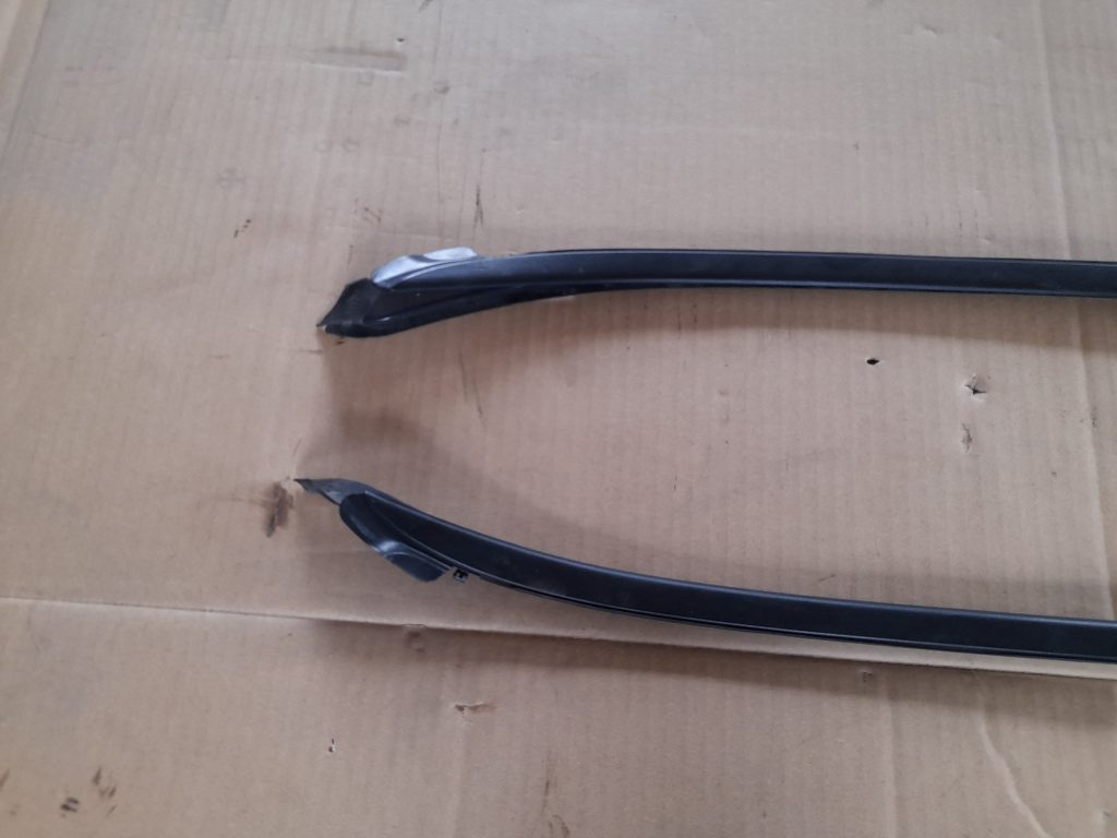 Vējstikla moldings priekš OPEL ASTRA SPORT 2017 2 Vējstikla moldings priekš OPEL ASTRA SPORT 2017