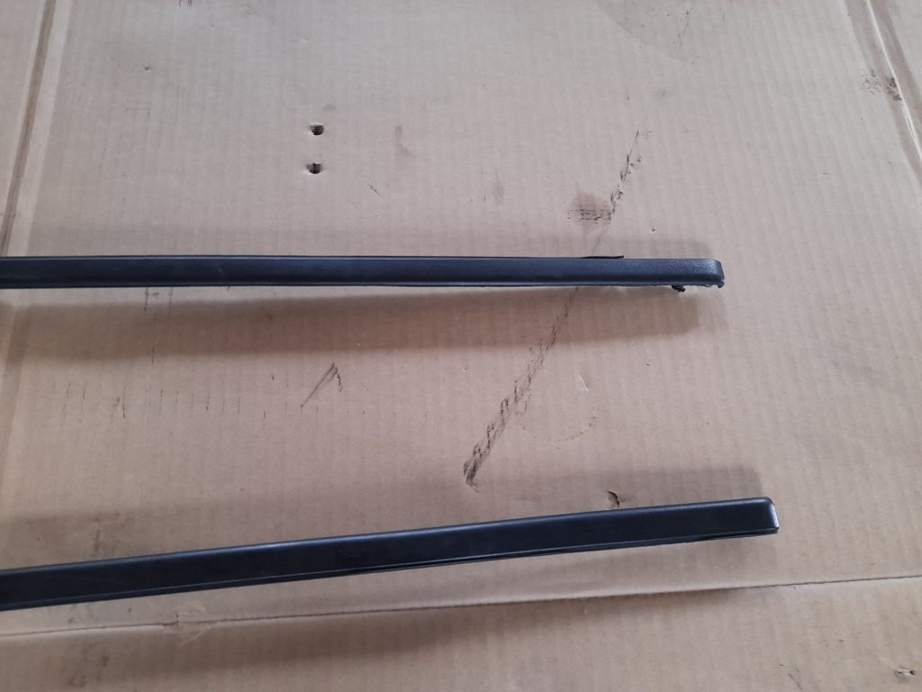 Vējstikla moldings priekš OPEL ASTRA SPORT 2017 4 Vējstikla moldings priekš OPEL ASTRA SPORT 2017