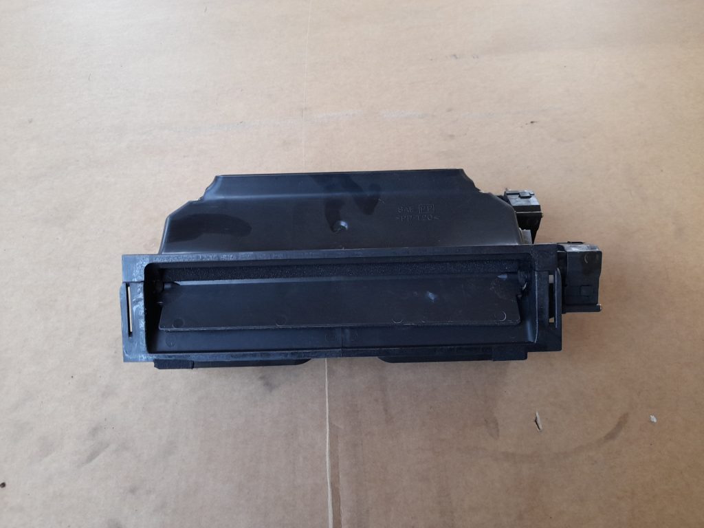 Salona gaisa vads priekš VW PHAETON 2005