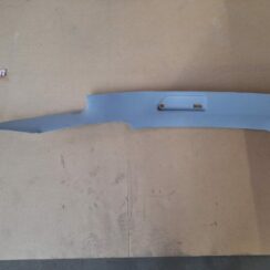 Aizmugurējas salona statnes apdare priekš VW PHAETON 2005