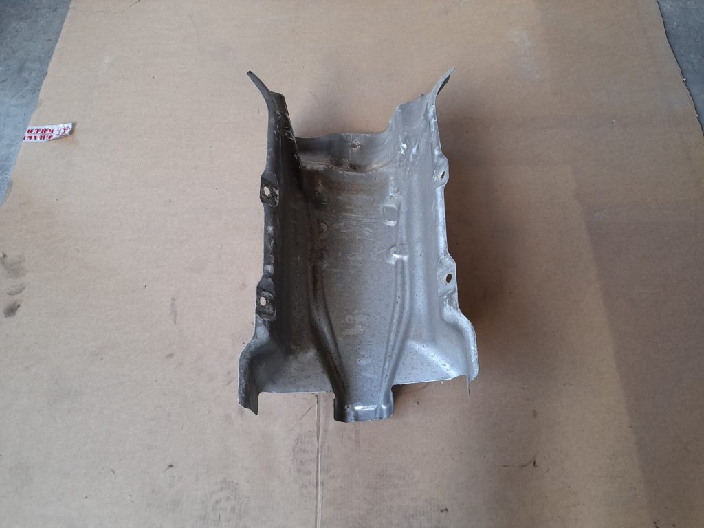 Izpūtēja sistēmas karstuma aizsargs priekš VW PHAETON 2005