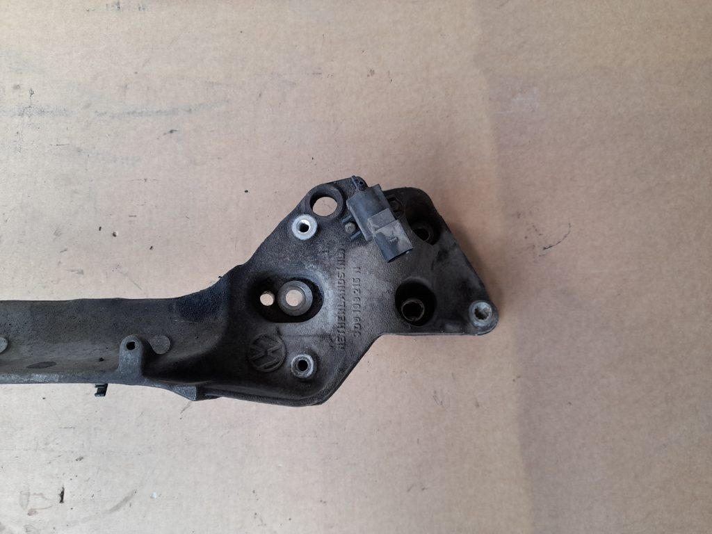 Dzinēja kronšteins priekš VW PHAETON 2005 4 Dzinēja kronšteins priekš VW PHAETON 2005