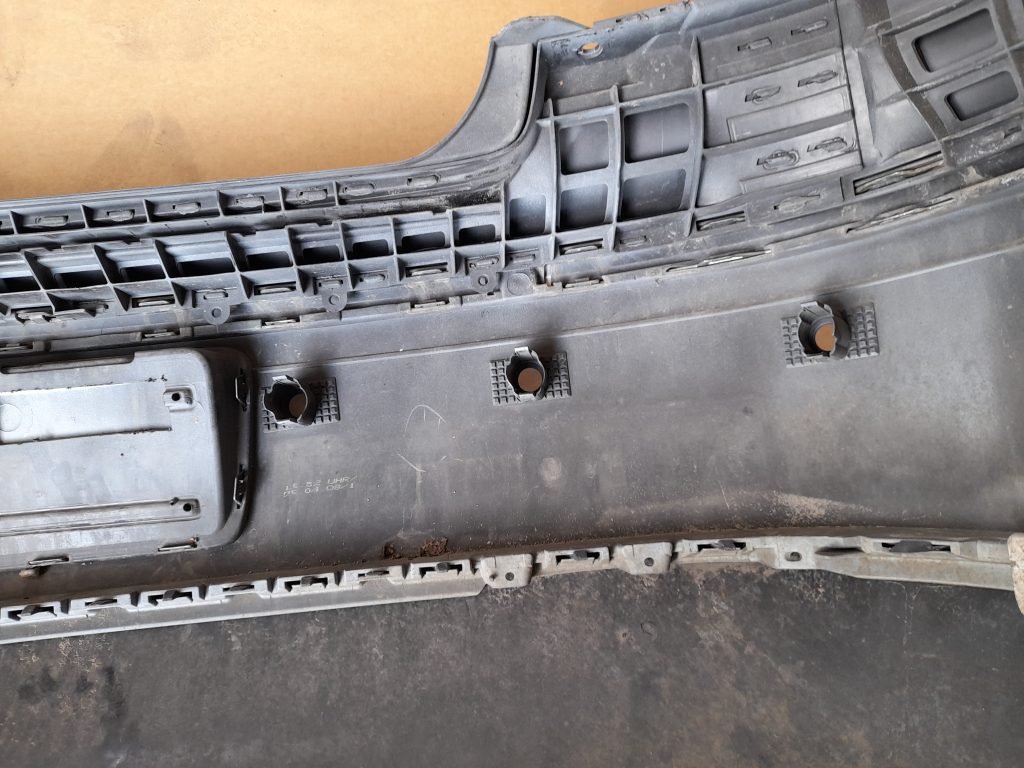 Aizmugures buferis priekš VW PHAETON 2005 10 Aizmugures buferis priekš VW PHAETON 2005