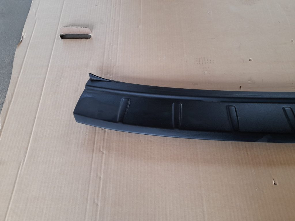 Aizmugurēja bufera uzlika priekš VOLVO XC60 2009