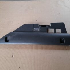 Mērinstrumentu paneļa apakšēja apdare priekš VOLVO XC60 2009