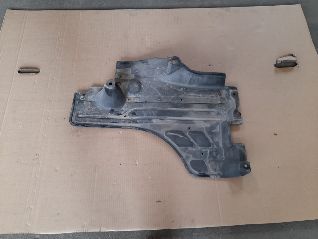 Virsbūves apakšējais aizsargs priekš VOLVO XC60 2009 2 Virsbūves apakšējais aizsargs priekš VOLVO XC60 2009