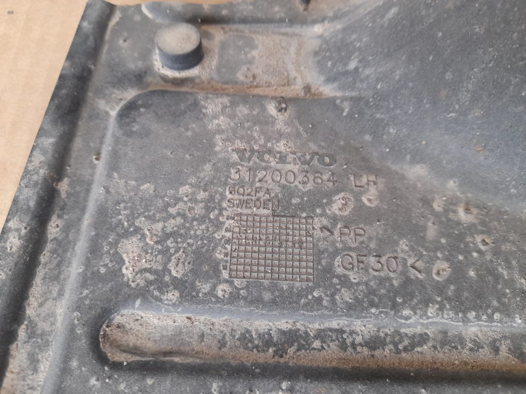 Virsbūves apakšējais aizsargs priekš VOLVO XC60 2009 3 Virsbūves apakšējais aizsargs priekš VOLVO XC60 2009