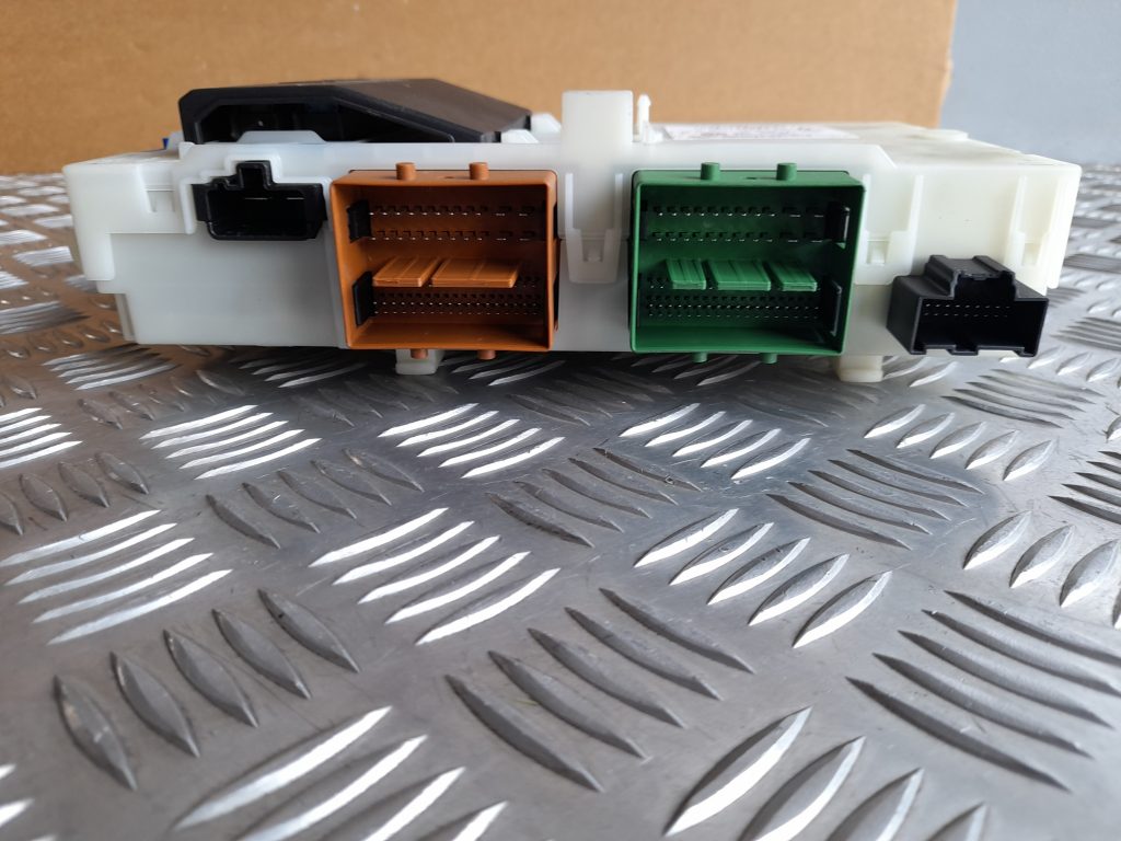 Drošinātāju bloks priekš VOLVO XC60 2009