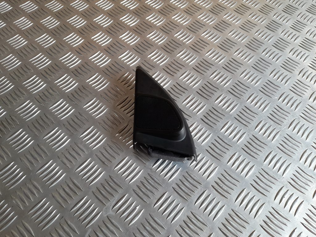 Durvju spoguļa apdares uzlika salonā (ar skaļruni) priekš VOLVO XC60 2009 1 Durvju spoguļa apdares uzlika salonā (ar skaļruni) priekš VOLVO XC60 2009