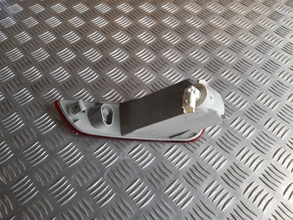 Miglas lukturis aizmugurē kreisā pusē priekš VOLVO XC60 2009