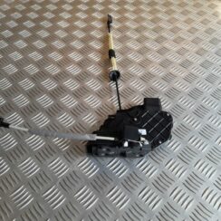 Aizmugurējo labo durvju slēdzene priekš VOLVO XC60 2009