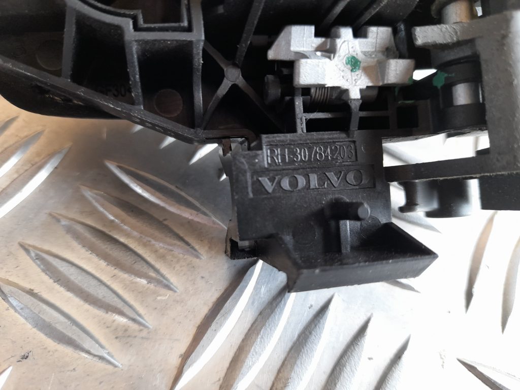 Priekšējāis labais durvju rokturis priekš VOLVO XC60 2009