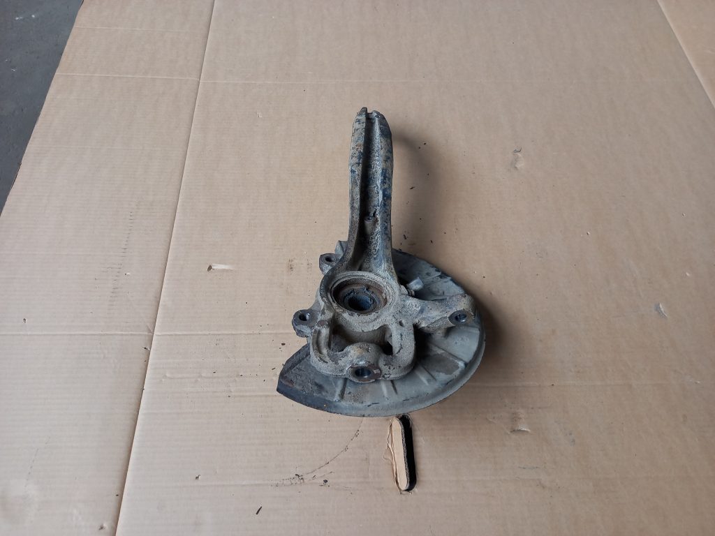 Stūres šarnīrs priekšā pa kreisi priekš VW TOUAREG 2007