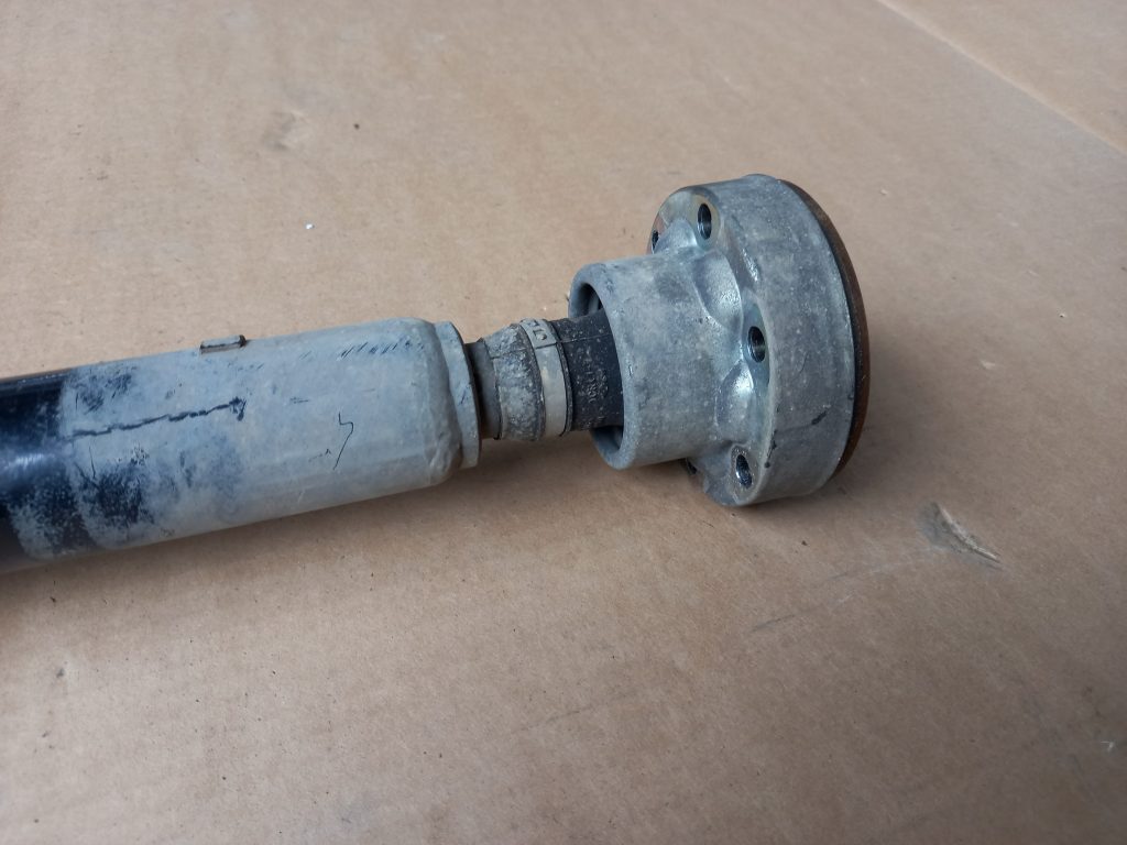 Kardāna daļa priekš VW TOUAREG 2007 3 Kardāna daļa priekš VW TOUAREG 2007