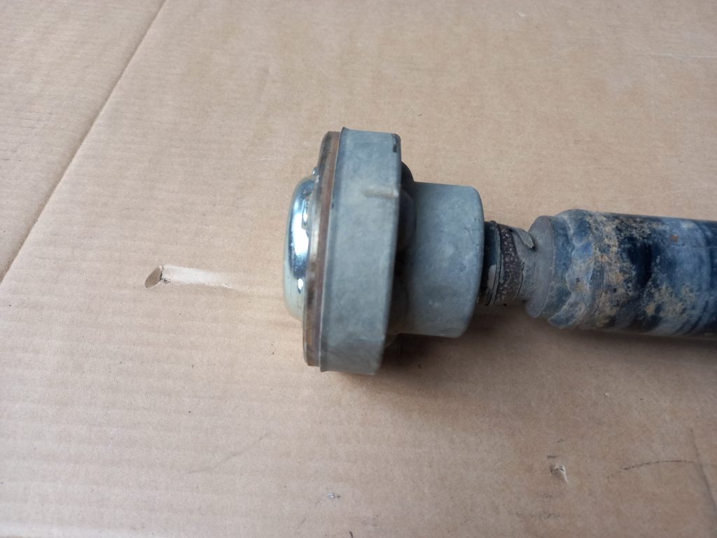 Kardāna daļa priekš VW TOUAREG 2007 2 Kardāna daļa priekš VW TOUAREG 2007