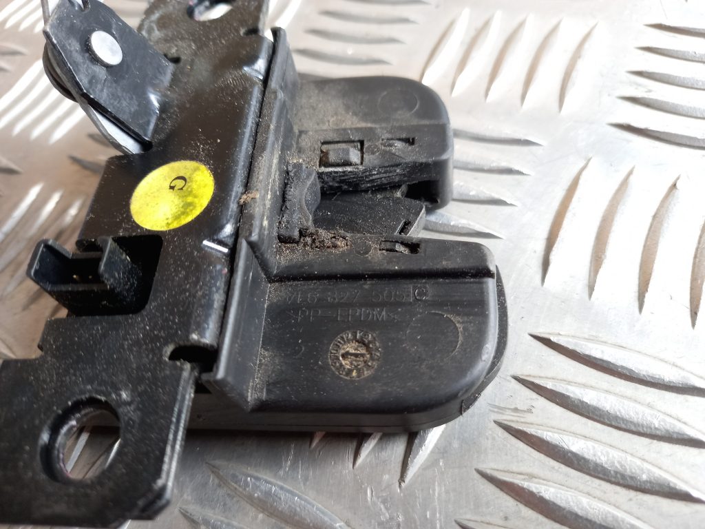 Bagāžnieka vāka slēdzene priekš VW TOUAREG 2007 3 Bagāžnieka vāka slēdzene priekš VW TOUAREG 2007