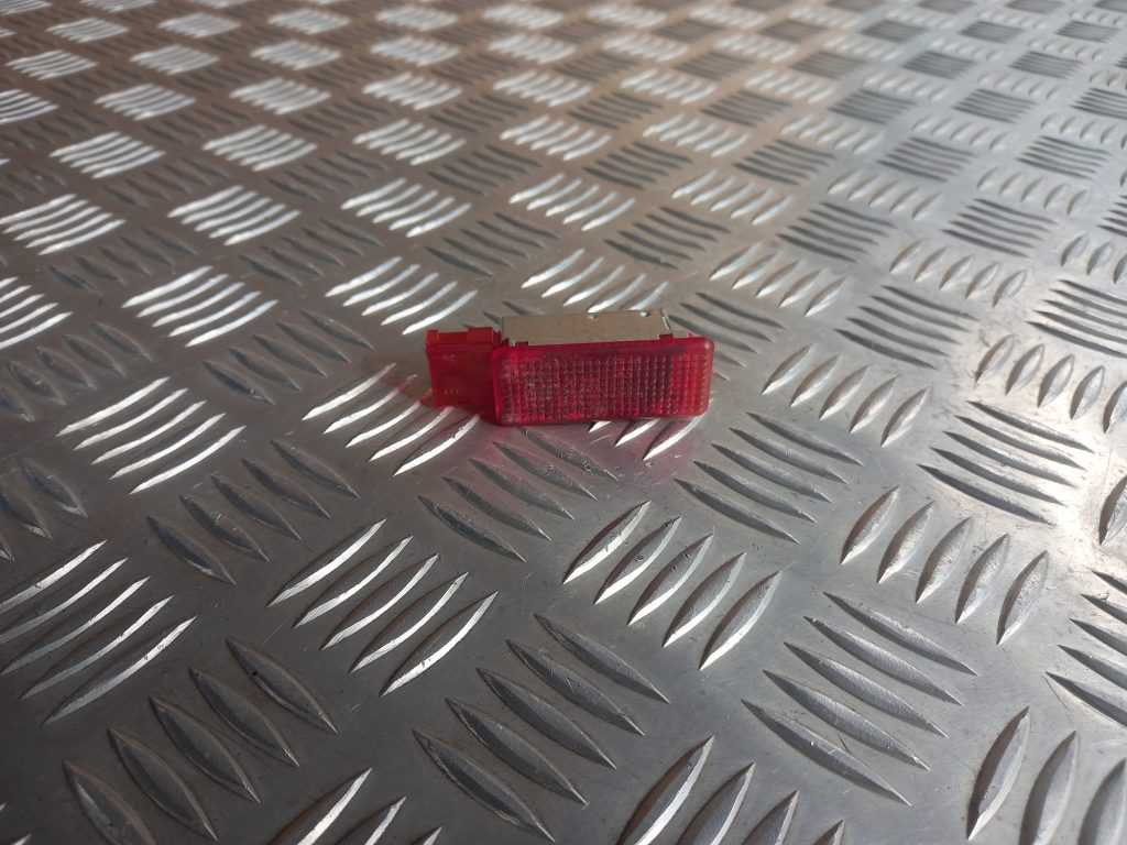 Apgaismojums durvju apdarē priekš VW TOUAREG 2007 1 Apgaismojums durvju apdarē priekš VW TOUAREG 2007