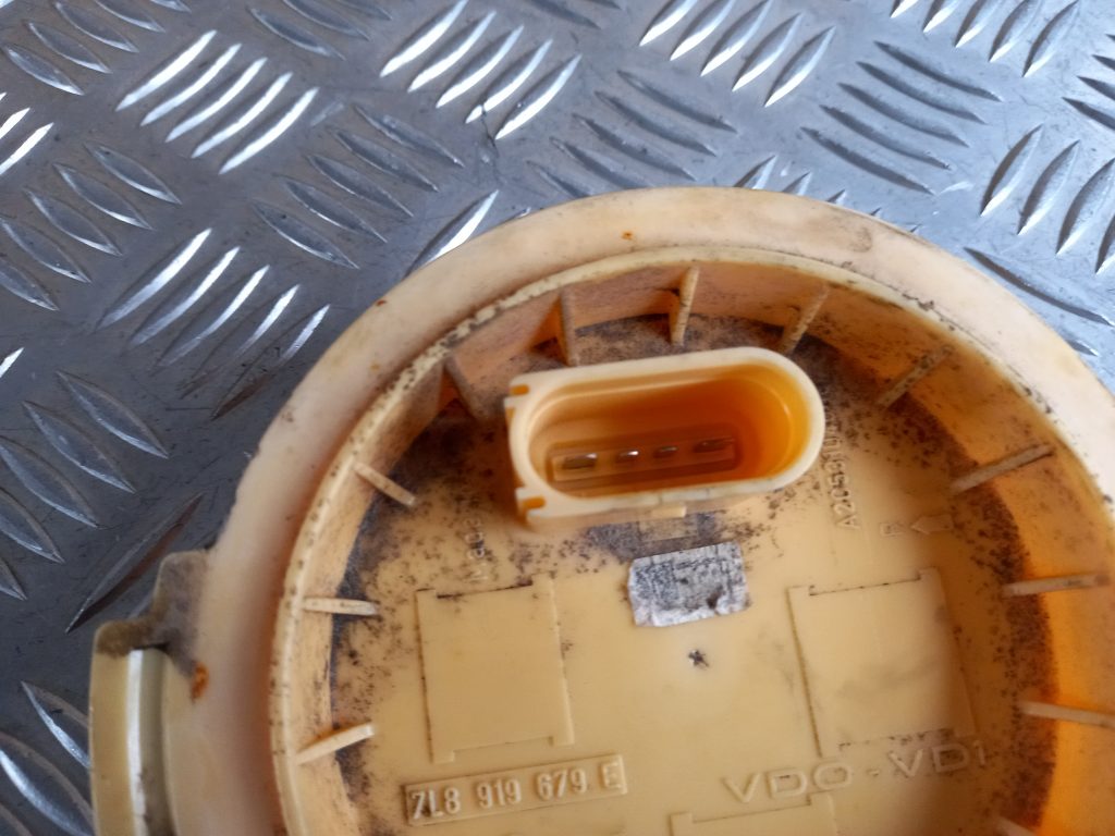 Degvielas tvertnes sūknis priekš VW TOUAREG 2007