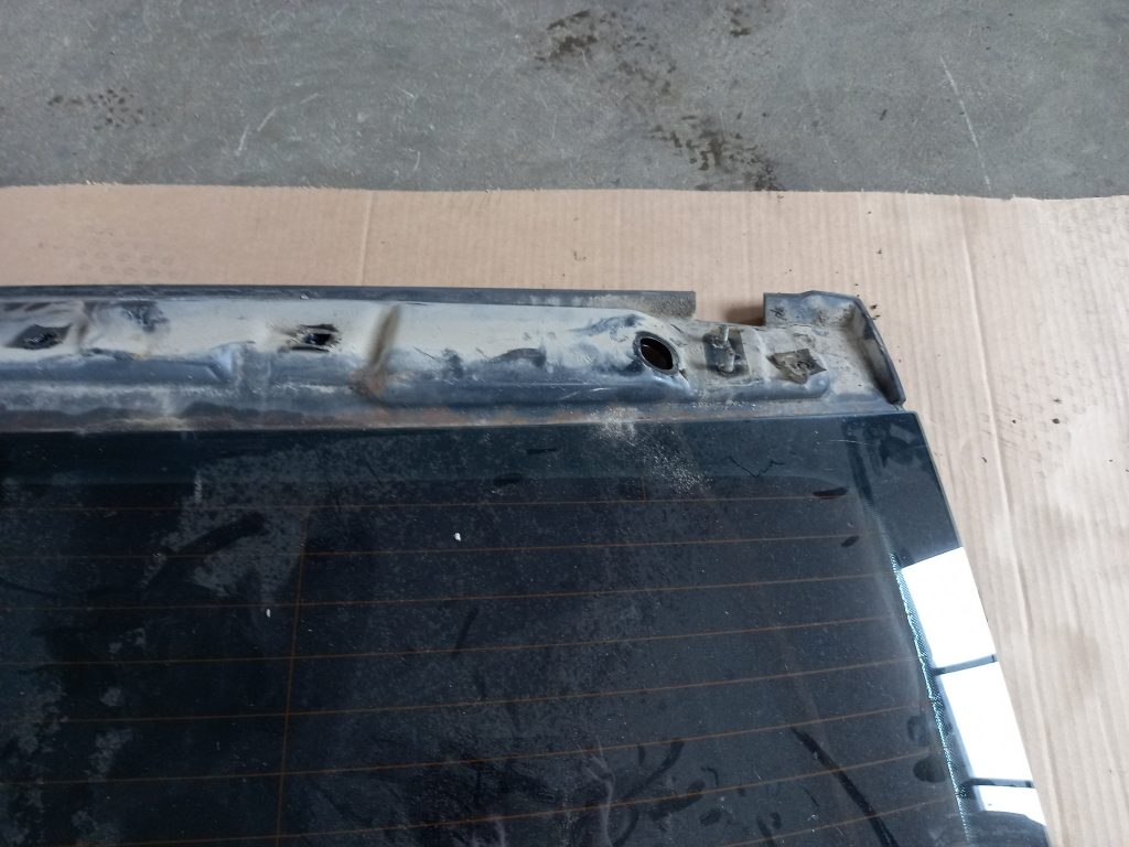 Aizmugures stikls priekš VW TOUAREG 2007 4 Aizmugures stikls priekš VW TOUAREG 2007