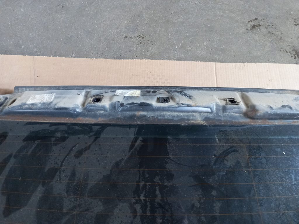 Aizmugures stikls priekš VW TOUAREG 2007 3 Aizmugures stikls priekš VW TOUAREG 2007