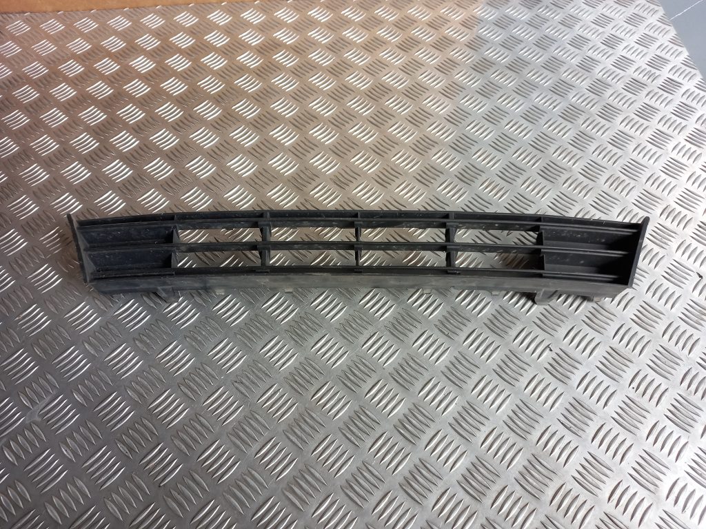 Bufera reste priekš BMW 520D F11 2011 TOURING 1 Bufera reste priekš BMW 520D F11 2011 TOURING