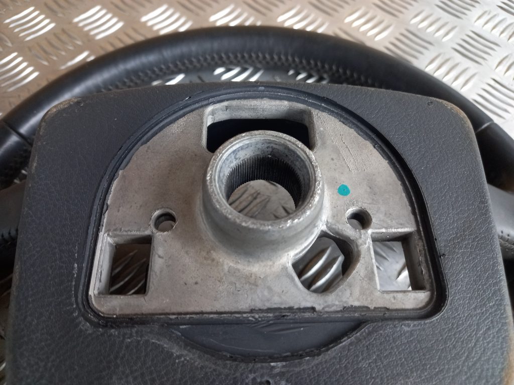 Stūre priekš VW TOUAREG 2007 4 Stūre priekš VW TOUAREG 2007