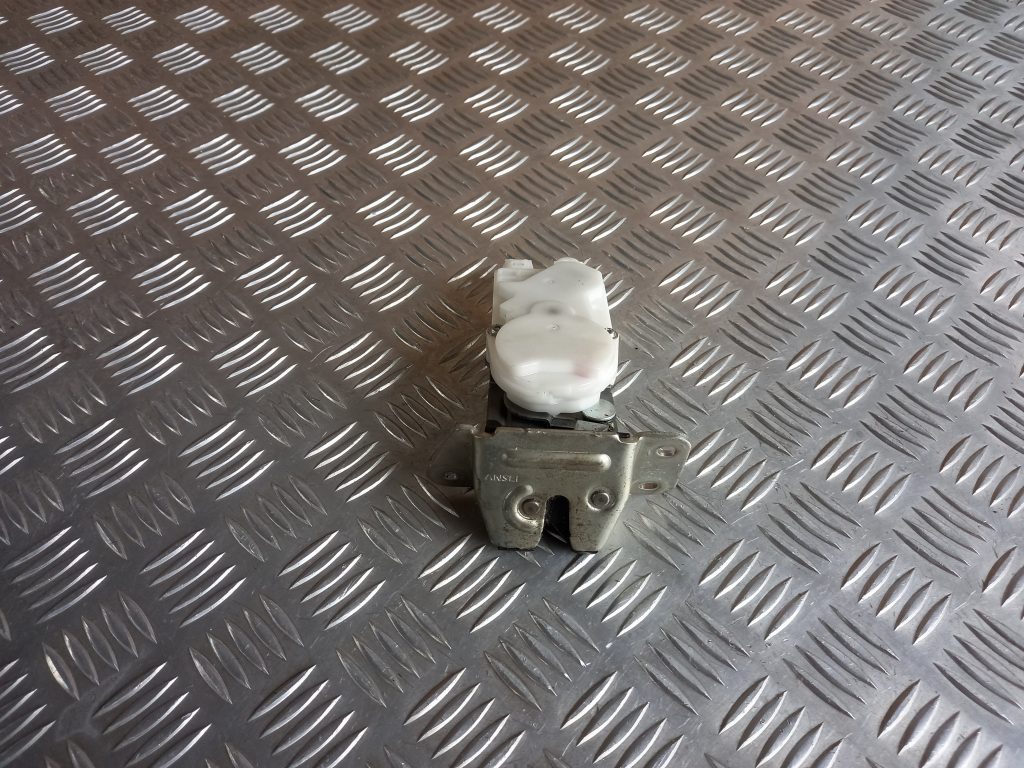 Bagāžnieka vāka slēdzene priekš MITSUBISHI ASX 2011 1 Bagāžnieka vāka slēdzene priekš MITSUBISHI ASX 2011