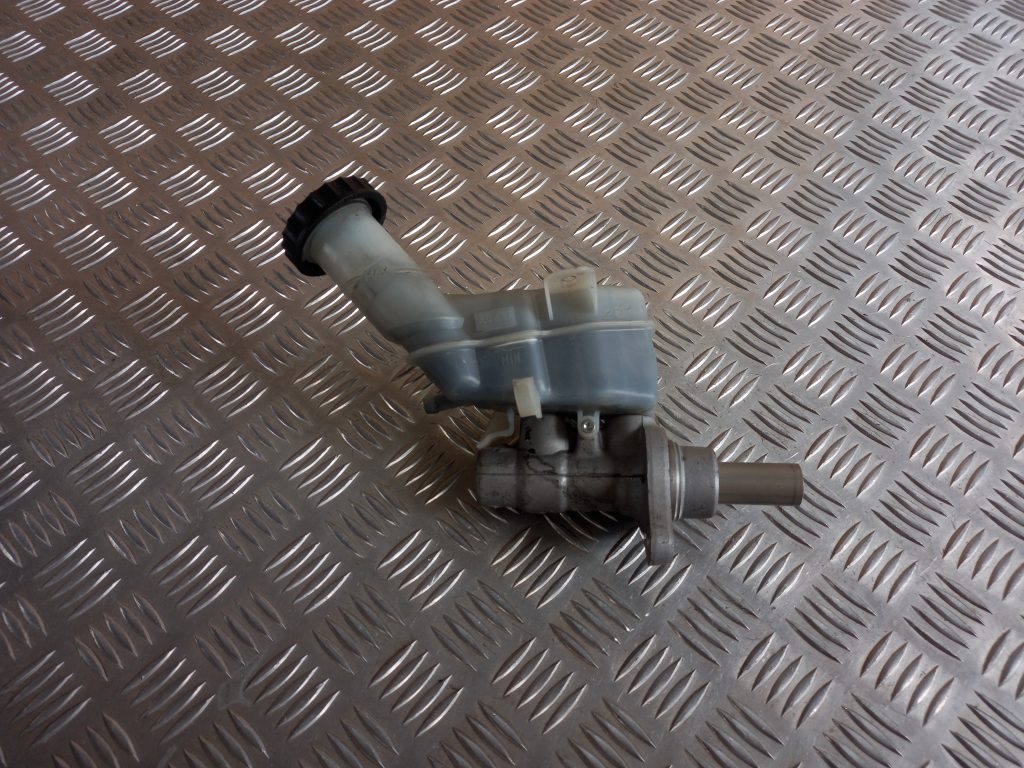 Bremžu pastiprinātāja galvenais cilindrs priekš MITSUBISHI ASX 2011 1 Bremžu pastiprinātāja galvenais cilindrs priekš MITSUBISHI ASX 2011