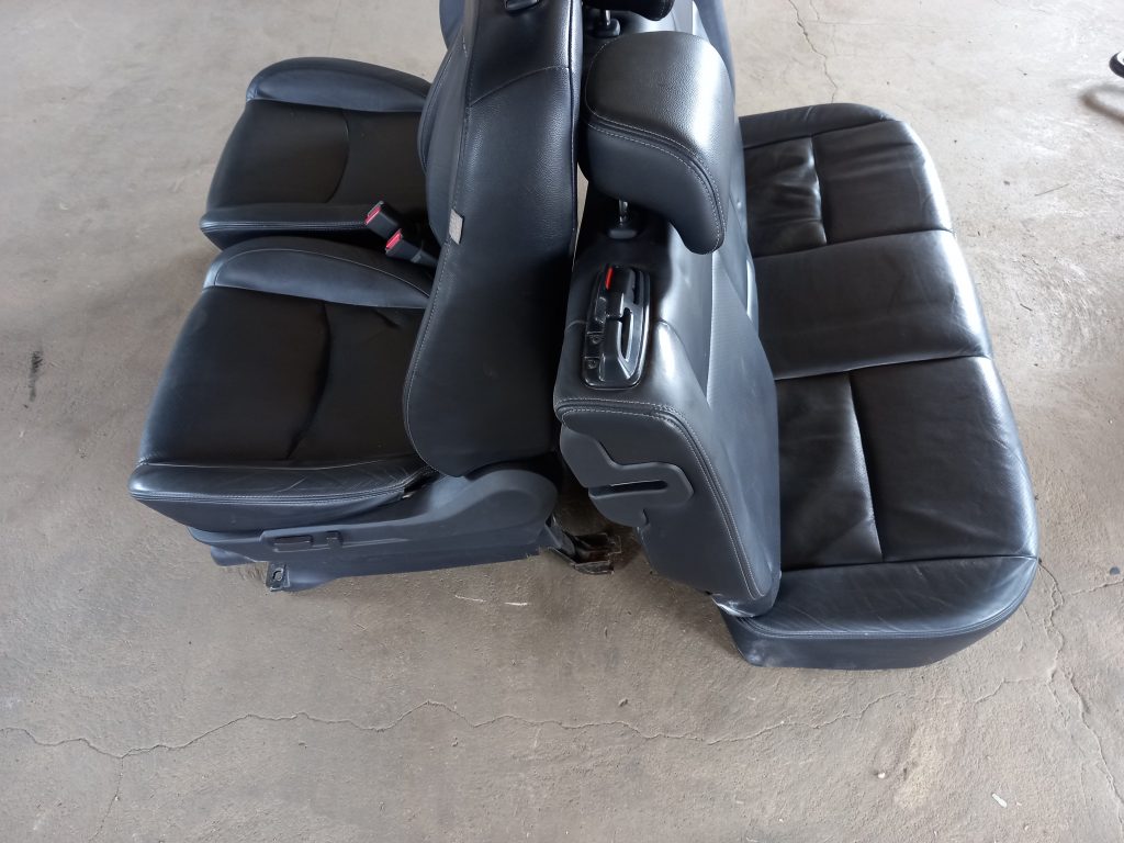 Sēdekļu komplekts priekš MITSUBISHI ASX 2011 2 Sēdekļu komplekts priekš MITSUBISHI ASX 2011