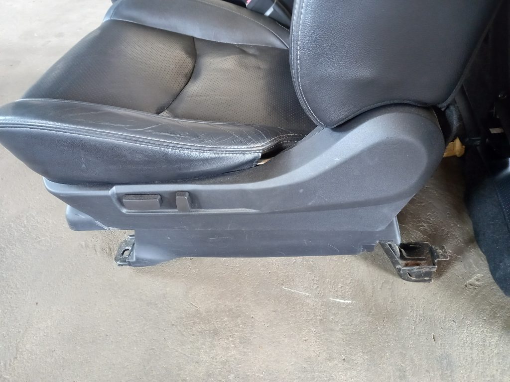 Sēdekļu komplekts priekš MITSUBISHI ASX 2011 6 Sēdekļu komplekts priekš MITSUBISHI ASX 2011