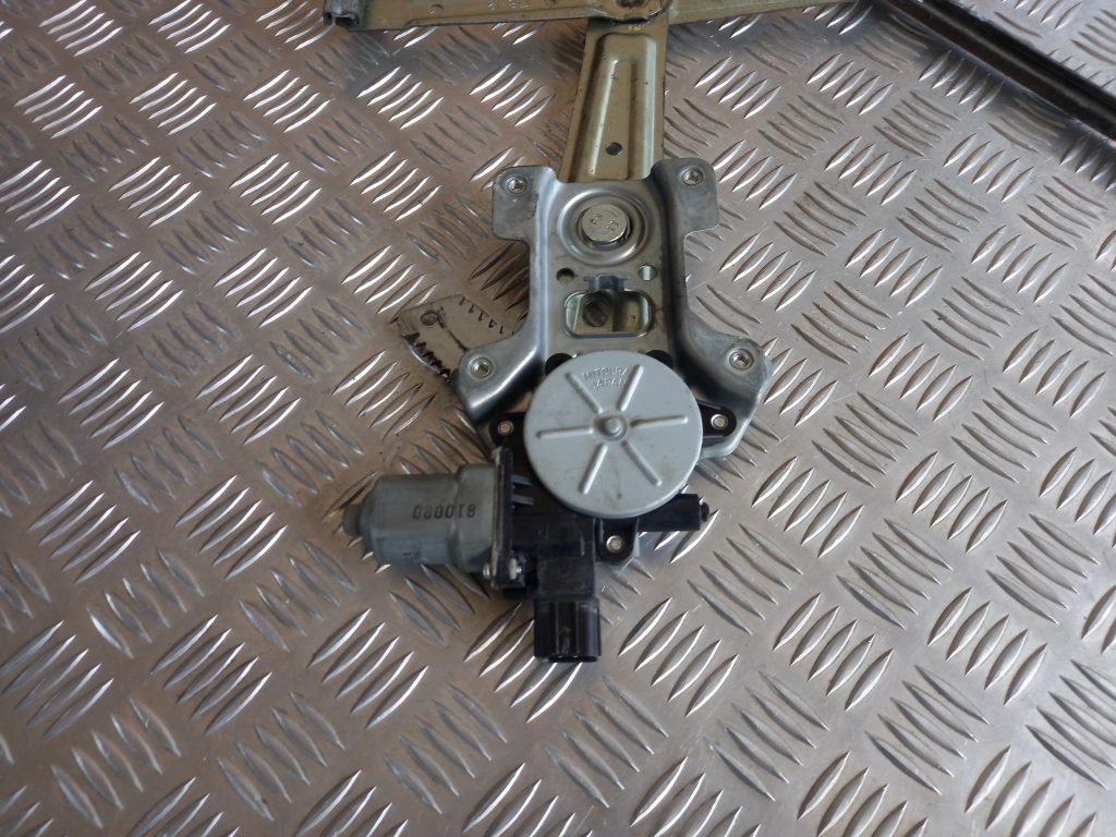 Stikla pacelšanas mehānisms priekšējais labais priekš MITSUBISHI LANCER 2009