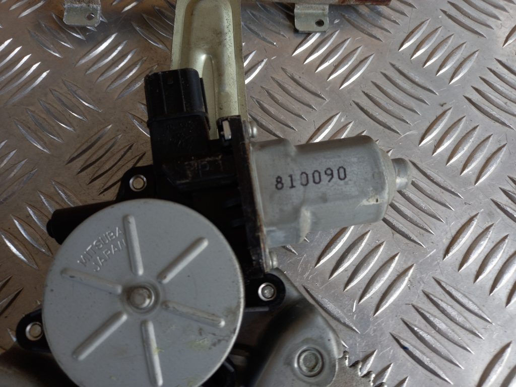 Stikla pacelšanas mehānisms aizmugurējais kreisais priekš MITSUBISHI LANCER 2009 3 Stikla pacelšanas mehānisms aizmugurējais kreisais priekš MITSUBISHI LANCER 2009