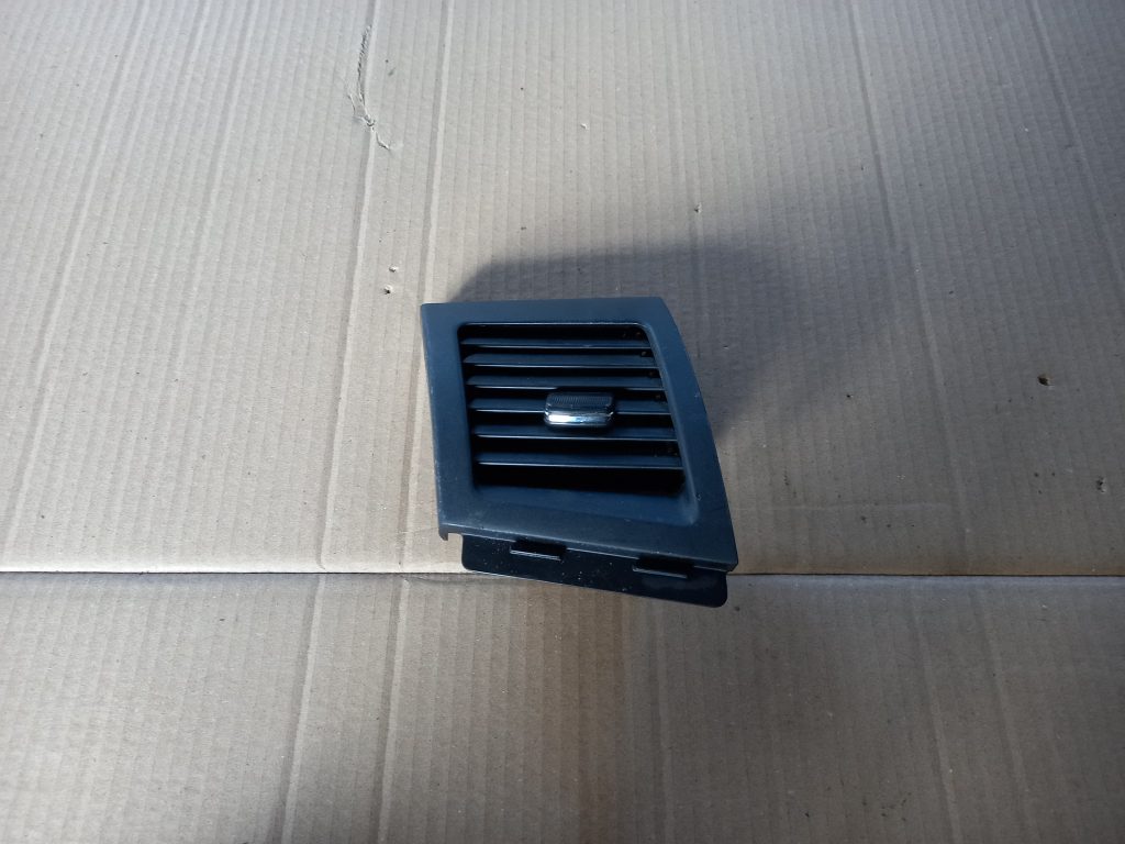 Ieplūdes gaisa deflektors, pa kreisi priekš MITSUBISHI LANCER 2009 1 Ieplūdes gaisa deflektors, pa kreisi priekš MITSUBISHI LANCER 2009