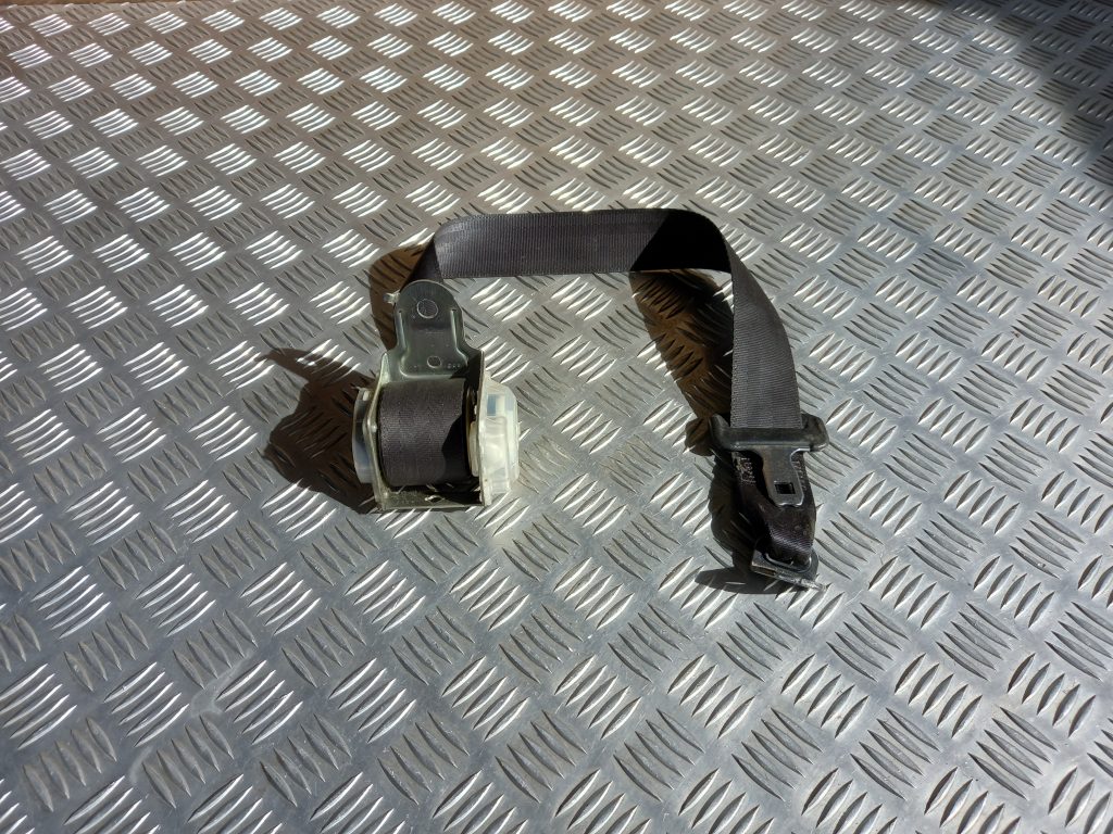 Aizmugurējā kreisa drošības josta priekš MITSUBISHI LANCER 2009 1 Aizmugurējā kreisa drošības josta priekš MITSUBISHI LANCER 2009