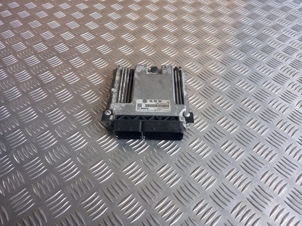 Dzinēja vadības bloks priekš VW PASSAT CC 2009 1 Dzinēja vadības bloks priekš VW PASSAT CC 2009