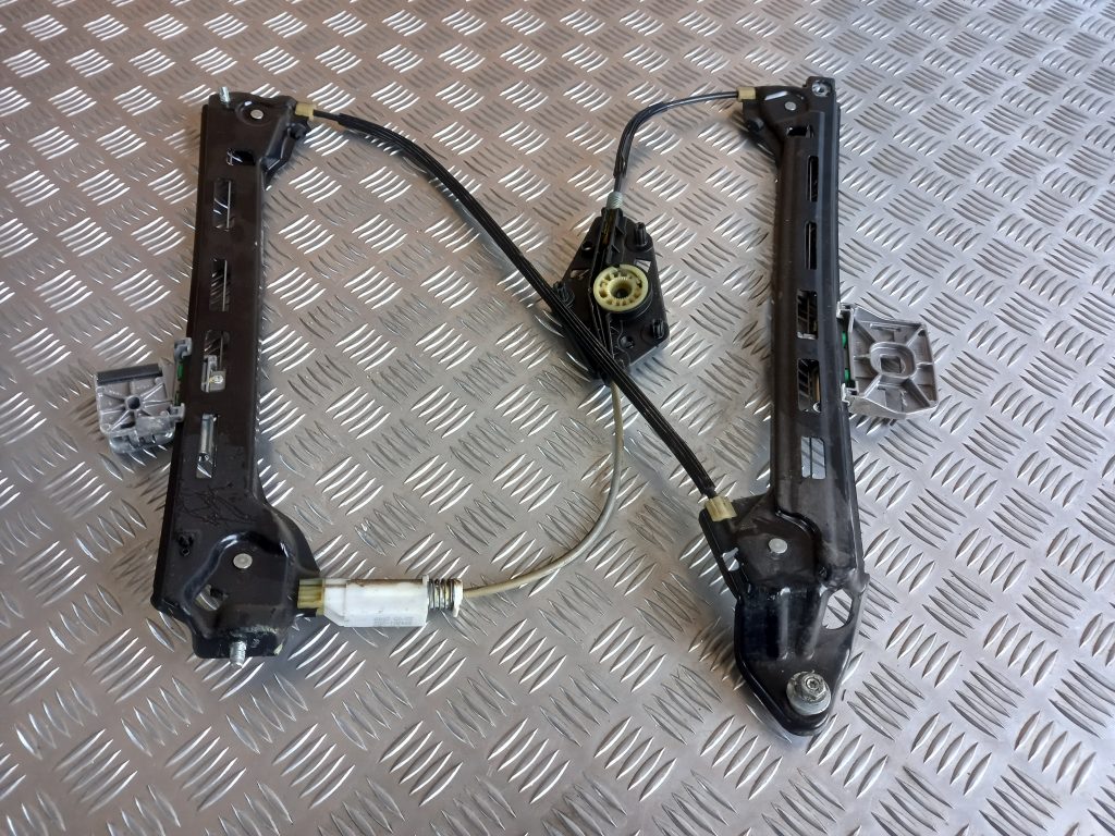 Stikla pacelšanas mehānisms aizmugurējais kreisais priekš VW PASSAT CC 2009 1 Stikla pacelšanas mehānisms aizmugurējais kreisais priekš VW PASSAT CC 2009