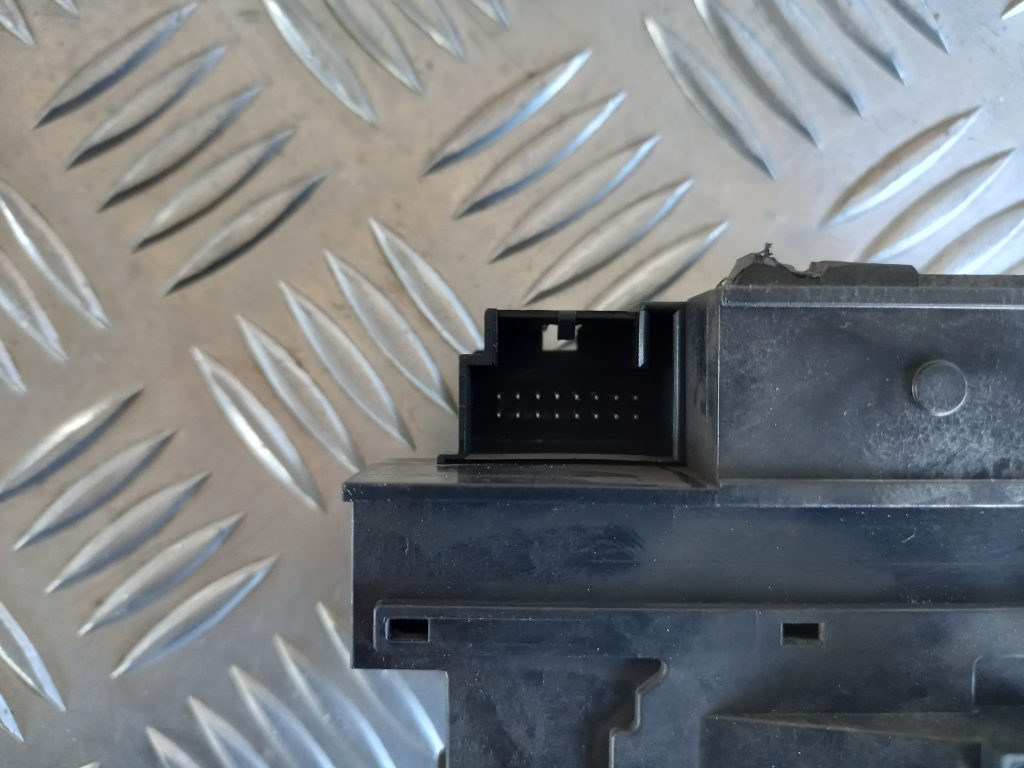 Aizdedzes slēdzene priekš VW PASSAT CC 2009 3 Aizdedzes slēdzene priekš VW PASSAT CC 2009