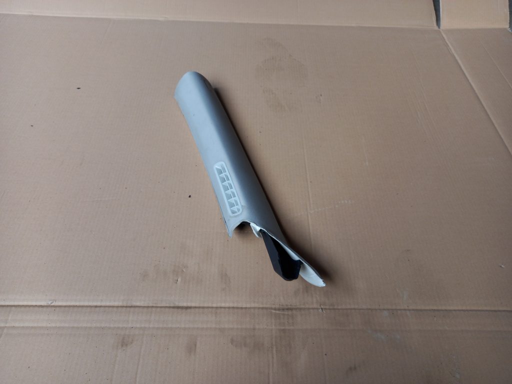 Priekšējas salona statnes apdare priekš VW PASSAT CC 2009 1 Priekšējas salona statnes apdare priekš VW PASSAT CC 2009