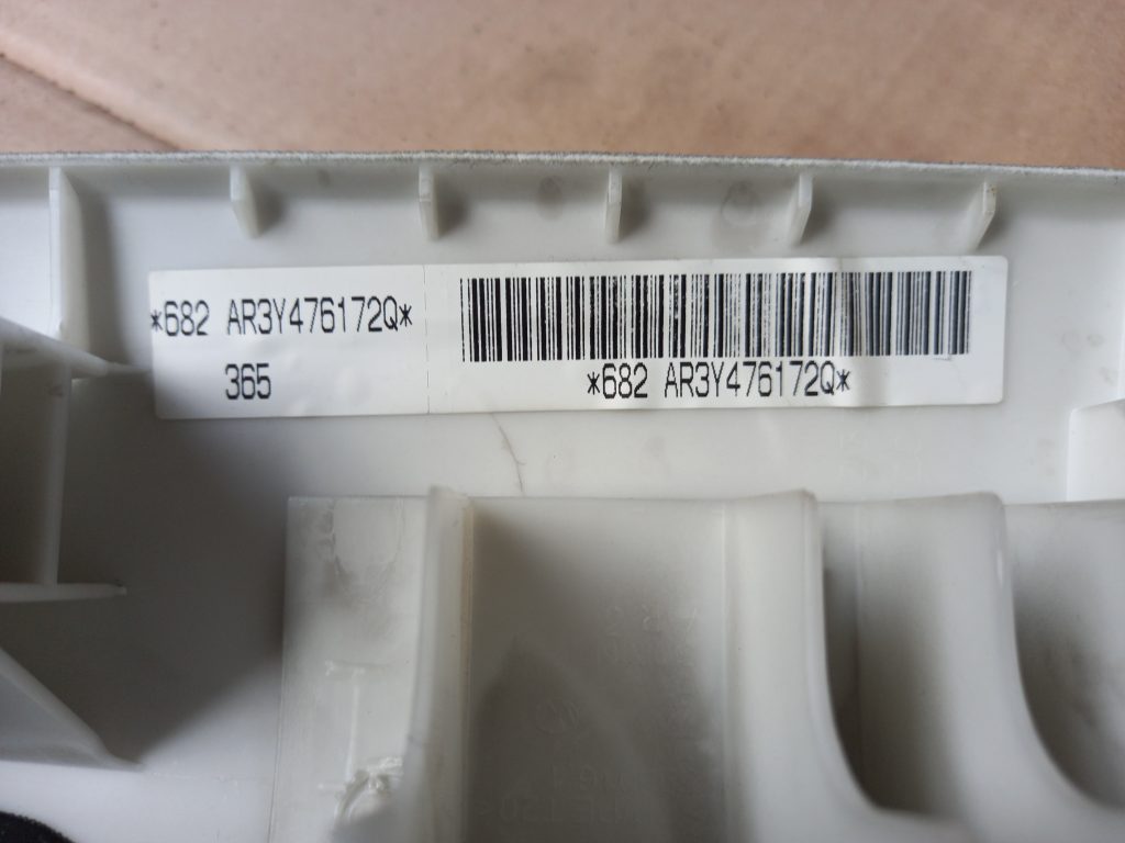 Priekšējas salona statnes apdare priekš VW PASSAT CC 2009 4 Priekšējas salona statnes apdare priekš VW PASSAT CC 2009