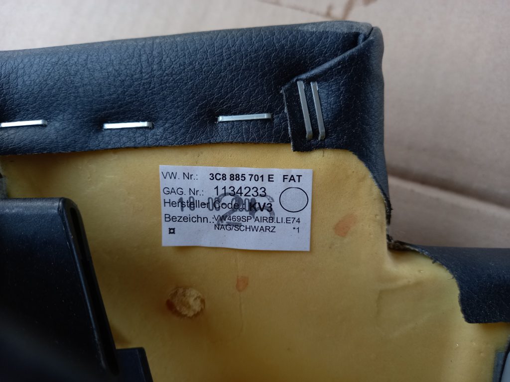 Aizmugurējo sēdekļu daļa priekš VW PASSAT CC 2009 4 Aizmugurējo sēdekļu daļa priekš VW PASSAT CC 2009