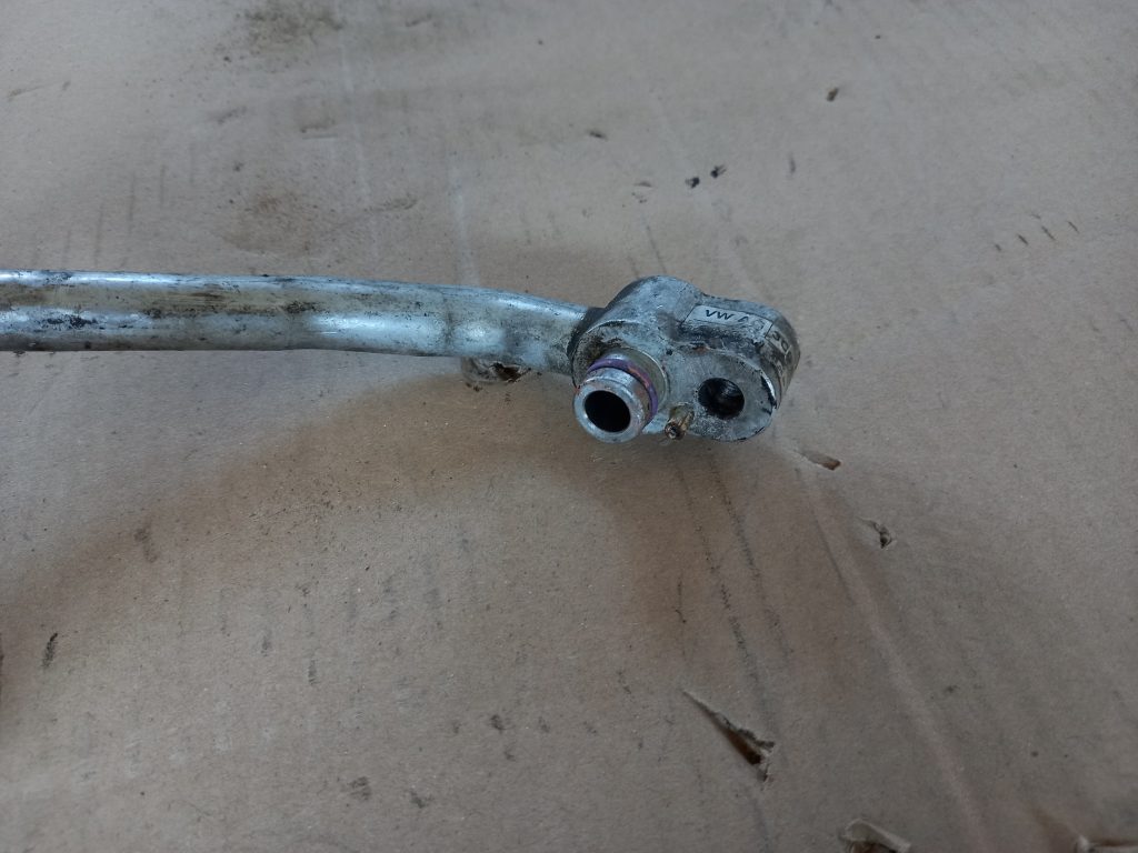 Gaisa kondicioniera caurule priekš VW PASSAT CC 2009