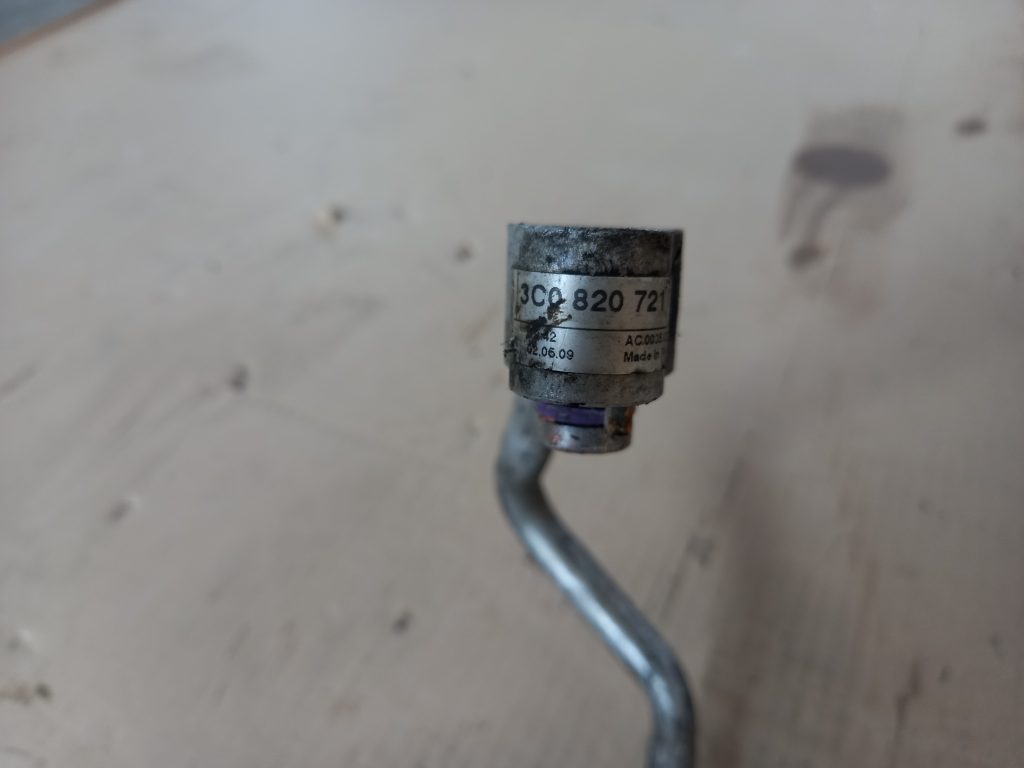 Gaisa kondicioniera caurule priekš VW PASSAT CC 2009