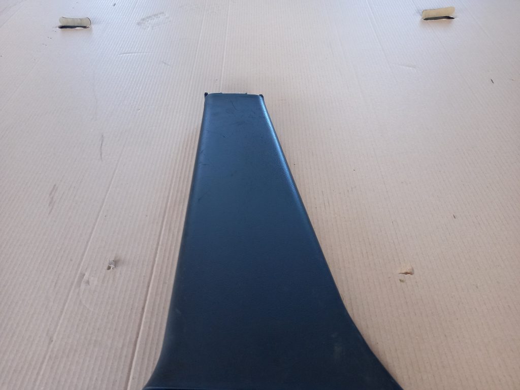 Vidējas salona statnes apdare priekš AUDI A6 1998 2 Vidējas salona statnes apdare priekš AUDI A6 1998