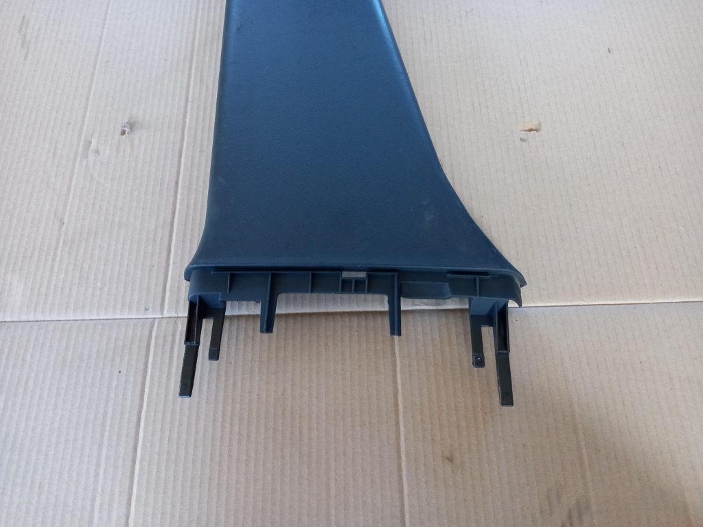 Vidējas salona statnes apdare priekš AUDI A6 1998 3 Vidējas salona statnes apdare priekš AUDI A6 1998