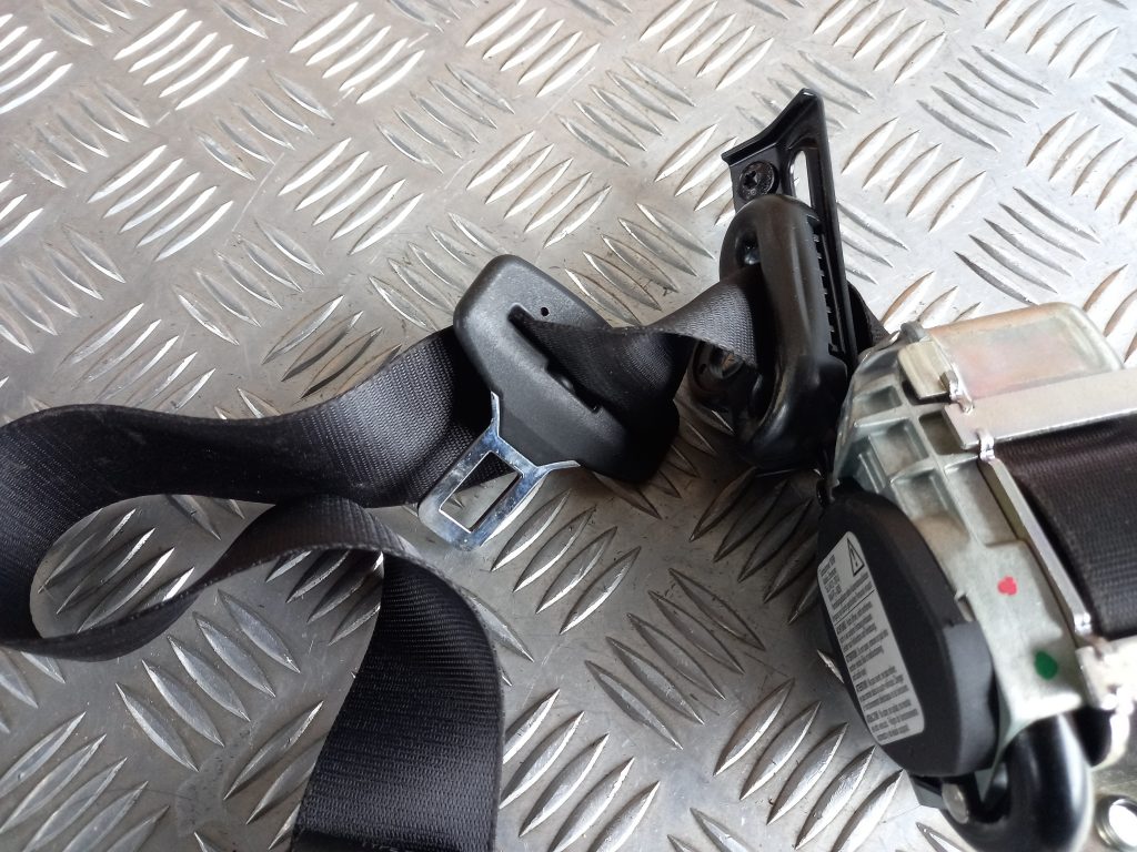 Priekšējā labā drošības josta priekš LAND ROVER FREELANDER 2007