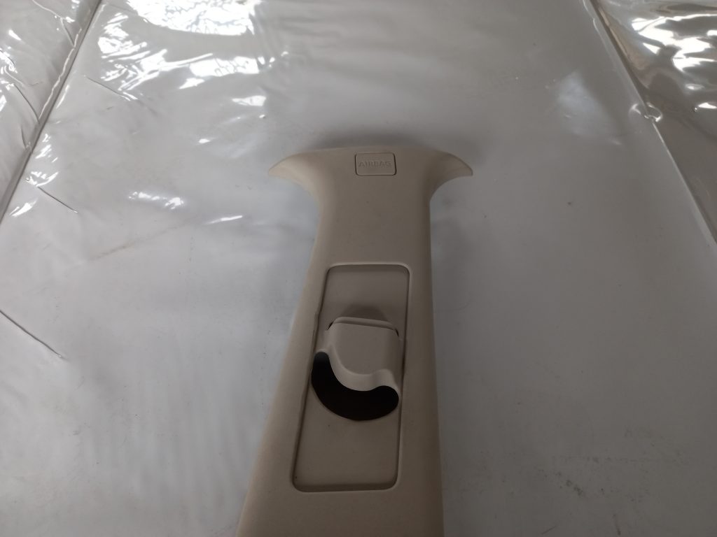 Vidējas salona statnes apdare priekš LAND ROVER FREELANDER 2007